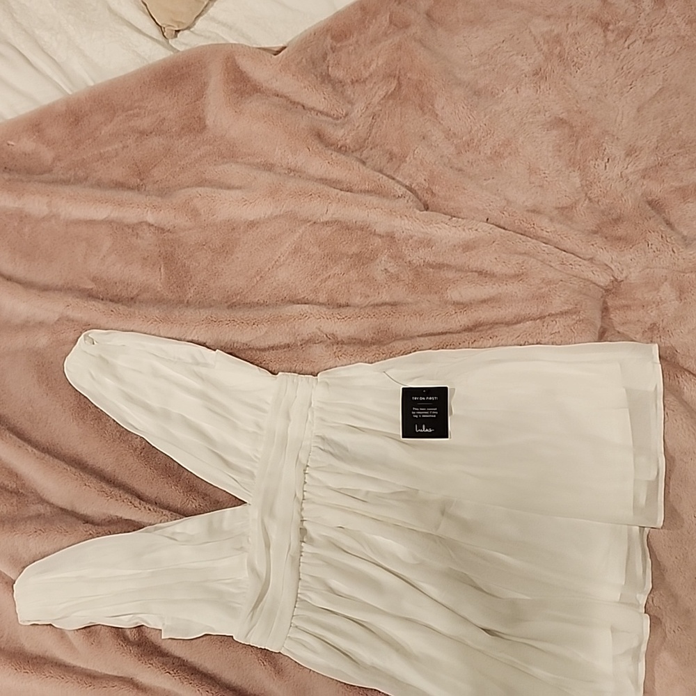 Brand new white chiffon dress from Lulu's - size M